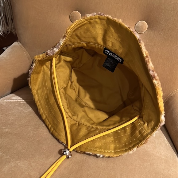 Steve Madden fuzzy bucket hat.  So cute! - Picture 3 of 4